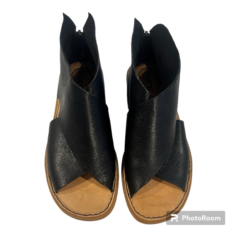 Born Women’s Leather Sandals